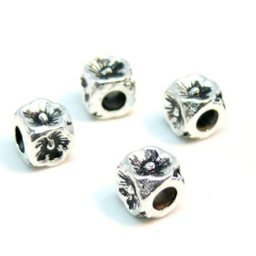 PS110138579 PAX 25 perles intercalaires a facettes 8mm Trou 4,2mm  métal couleur Argent Antique