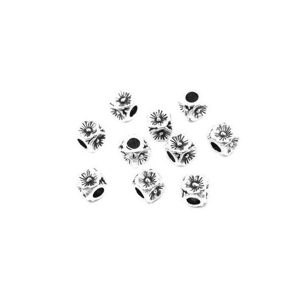PS110201267 PAX 50 perles intercalaires Cube et fleur  5mm métal couleur Argent Antique