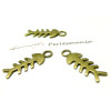 10 breloques suqellette de poisson bronze ref 2D2220