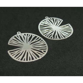 AE116596 Lot de 2  Estampes pendentif filigrane Tranche de fruit 35 par 38mm cuivre coloris Argent Vif