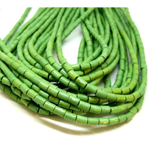 Tubes turquoise reconstituées 4 par 6mm Vert Coloris 08