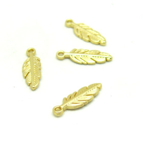 Pendentifs Breloque Plume 15mm – Métal doré à l'or fin 18K