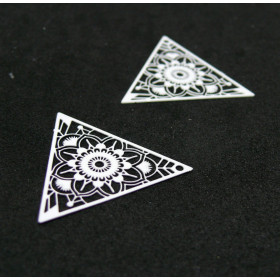 Estampes Pendentif Connecteur Filigrane Triangle 28mm Blanc