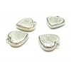 Ref 2B5130  Lot de 4 pendentifs Coeurs travaillés 3D 20mm Métal couleur Argent Antique pour création de bijoux