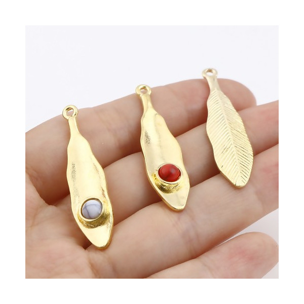 PS11711867 – Lot de 2 ou 4 pendentifs Plume Feuille Bohème 39mm – Métal doré perle noire