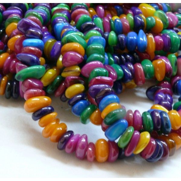 HQ00896 1 fil de 110 perles nacre teintées différentes tailles coloris multicolores 