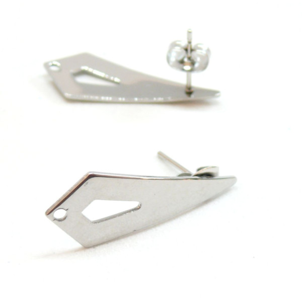 H11S07954B PAX: 4 Boucle d'oreille  puce  formeTriangle avec trou  en ACIER INOXYDABLE 304 et poussoirs