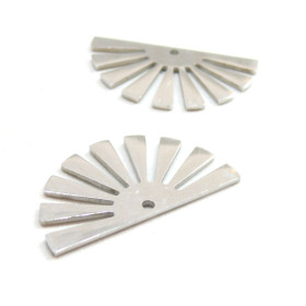 H11109 Lot 2 Pendentifs - Eventail - Géométrique - 17 par 32 mm - Argenté en Acier Inoxydable 201 - pour bijoux raffinés