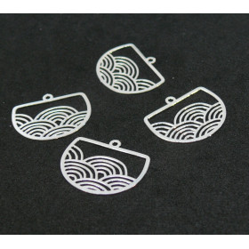 Estampes pendentif filigrane Geométrique Vague Japonisant  22 par 18mm métal coloirs Argent Vif