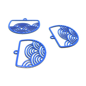 Estampes - pendentif filigrane Geométrique - Vague - Japonisant  22 par 18mm - métal coloris Bleu Electrique