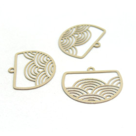 AE1112364 Lot de 4 Estampes - pendentif filigrane Geométrique - Vague - Japonisant  22 par 18mm - coloris Ficelle