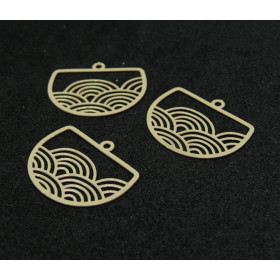 AE1112364 Lot de 4 Estampes - pendentif filigrane Geométrique - Vague - Japonisant  22 par 18mm - coloris Ficelle