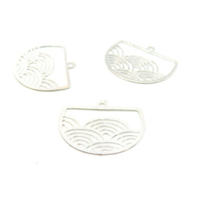 AE1112364 Lot de 4 Estampes pendentif filigrane Geométrique Vague Japonisant  22 par 18mm métal coloirs Argent Vif