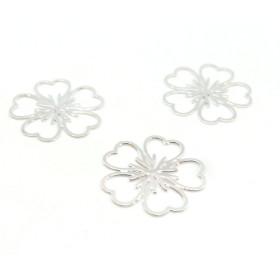 AE112177 Lot de 4 pendentifs filigrane Fleur de Sakura 17 mm Coloris Argent