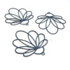 AE116210 Lot de 2 Estampes, pendentif filigrane, Fleur Eventail 30 par 30mm, coloris Gris Bleu