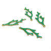 Lot de 2 pendentifs style émaillé - forme Corail 22 par 8 mm coloris Vert cuivre Doré