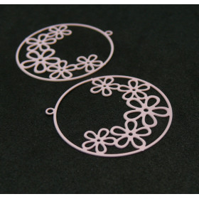 AE114993 Lot de 2 pendentifs filigrane, Multifleurs dans Cercle 32 par 34 mm Laiton Coloris Rose Clair