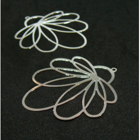 AE116262 Lot de 2 Estampes pendentif filigrane Fleur Eventail 41 par 45mm coloris Rose