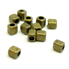 Perles Intercalaires Cube 4mm – Métal couleur Bronze