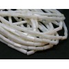 H1605 Lot 1 fil d'environ 50 perles Tubes, Colonne - 8 par 4 mm - Nacre - coloris Blanc Crème