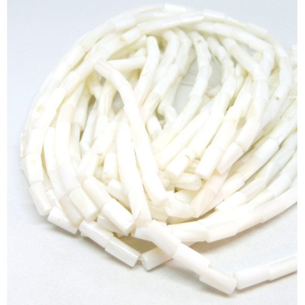 H1605 Lot 1 fil d'environ 50 perles Tubes, Colonne - 8 par 4 mm - Nacre - coloris Blanc Crème