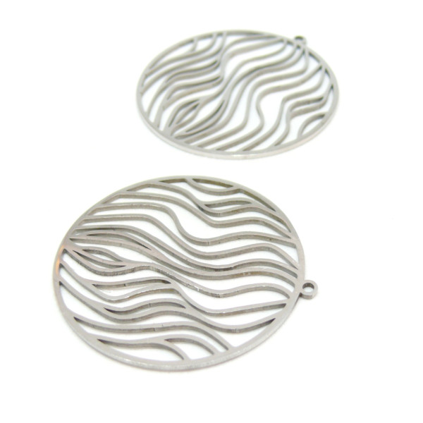 BU11211022102212 PAX 2 Pendentifs,  Forme Géométrique Rond travaillé 37 mm Acier Inoxydable couleur Argent