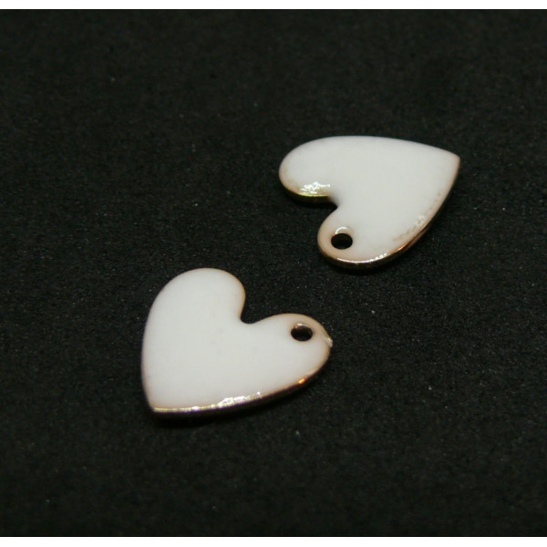 PS11754218 PAX 4 pendentifs Coeur style emaillé 10 mm Blanc metal couleur Doré