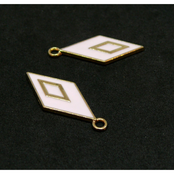 Pendentifs Losange style emaillé 28 par 12 mm Rose metal couleur Doré