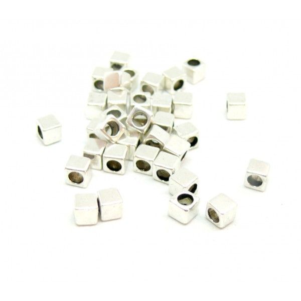 PS1103791 PAX 50 perles intercalaire, petits cube 4mm trou 2.7mm, métal couleur Argent Antique