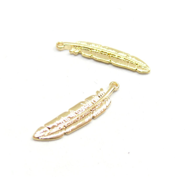 pendentifs Plumes 26mm Cuivre plaqué Or 18KT