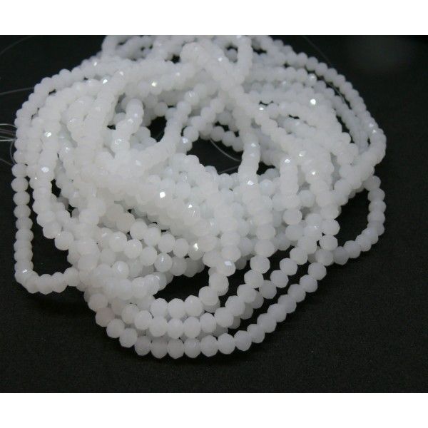 HA034J Lot 1 fil d'environ 185 perles à facettes rondelles en verre 3 par 2mm Blanc Laiteux couleur D05