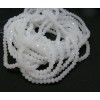 HA034J Lot 1 fil d'environ 185 perles à facettes rondelles en verre 3 par 2mm Blanc Laiteux couleur D05