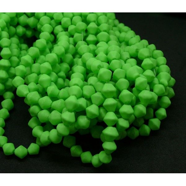 HQ006 Lot 1 fil d'environ 120 perles - Bicône 6 par 7 mm - Acrylique aspect Caoutchouc - Vert Flashy  Coloris 04