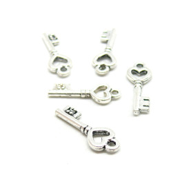 Pendentifs Clefs, clés Cœur  20 mm, métal coloris Argent Antique