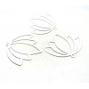 AE116954 Lot de 2 Estampes - pendentif filigrane Bourgeon, Fleur 35 par 30mm - cuivre coloris Blanc