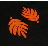 AE117017 Lot de 2 Estampes - pendentif filigrane Feuille 24 par 40mm - laiton coloris Orange Fluo
