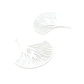 AE115676 – Lot de 2 Estampes Pendentif Filigrane Ginkgo Biloba 24x40mm Laiton Blanc