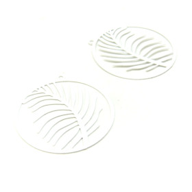 AE116836 – Lot de 2 Estampes Pendentif Filigrane Médaillon Feuille de Palme 30mm – Laiton Blanc
