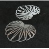 Estampes - pendentif filigrane Feuille de Lotus 35 par 32mm - laiton coloris Argent Vif