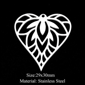 Breloques - Cœur Travaillé - 29 par 30 mm - Argenté en Acier Inoxydable 201 - Placage Ioniquee