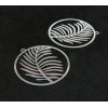Estampes - pendentif filigrane médaillon avec feuille de Palme 31mm - métal finition Argent Platine
