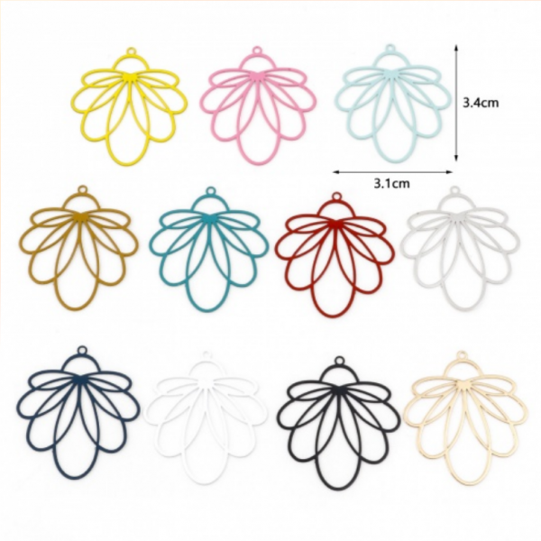 Estampes - pendentifs filigrane Fleur Eventail 34 par 31mm - coloris Doré