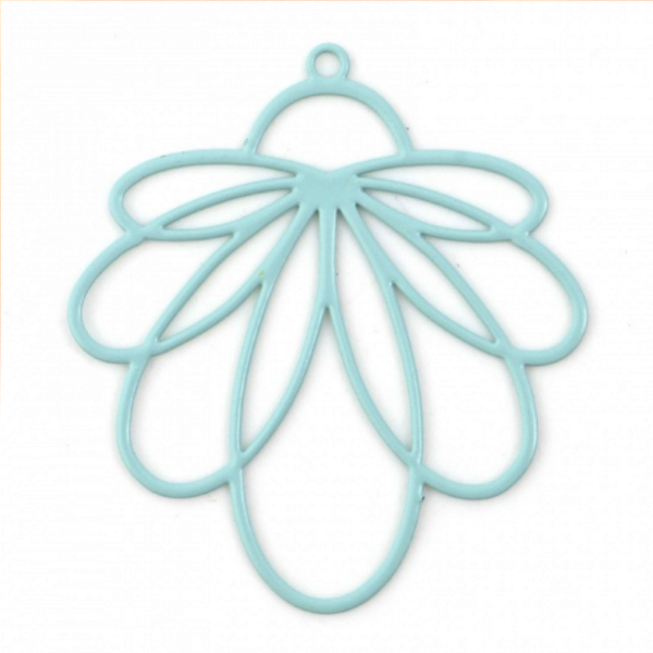 Estampes - pendentifs filigrane Fleur Eventail 34 par 31mm - coloris Bleu Ciel