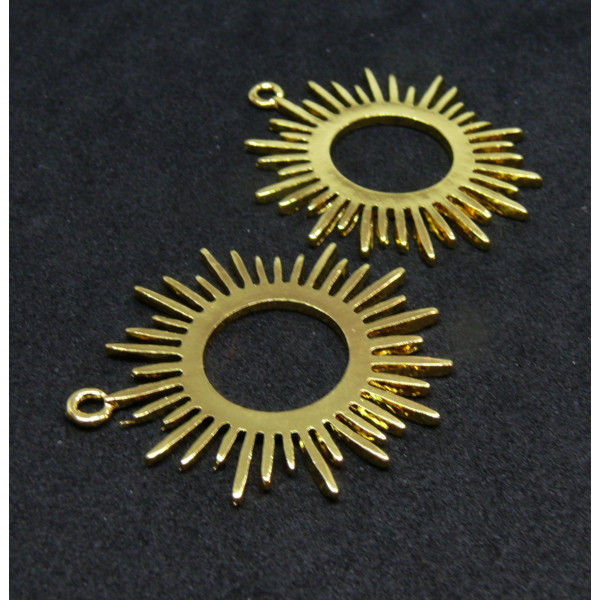 Pendentifs Forme Géométrique Soleil, Galaxie 30mm métal finition Doré