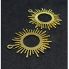 Pendentifs Forme Géométrique Soleil, Galaxie 30mm métal finition Doré