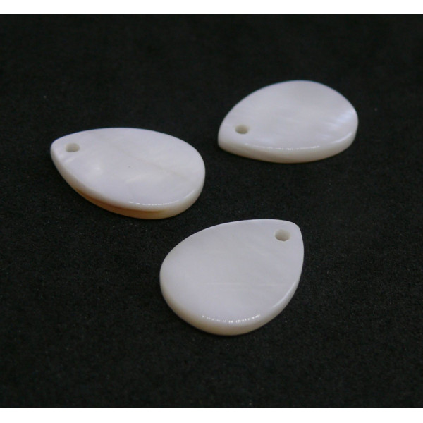 Pendentifs Goutte 18mm  Nacre Blanc Crème
