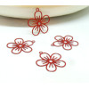 Estampes - pendentif connecteur, filigrane Fleur 22 par 20 mm - laiton coloris Rouge