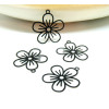 Estampes - pendentif connecteur, filigrane Fleur 22 par 20 mm - Laiton coloris Noir