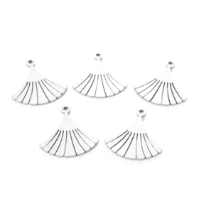 Pendentifs Eventail 23mm en Acier Inoxydable 304  finition Argent  pour création de bijoux raffinés