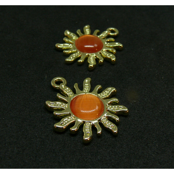 Pendentifs Soleil Œil de Chat Orange  21.5 mm métal finition Doré